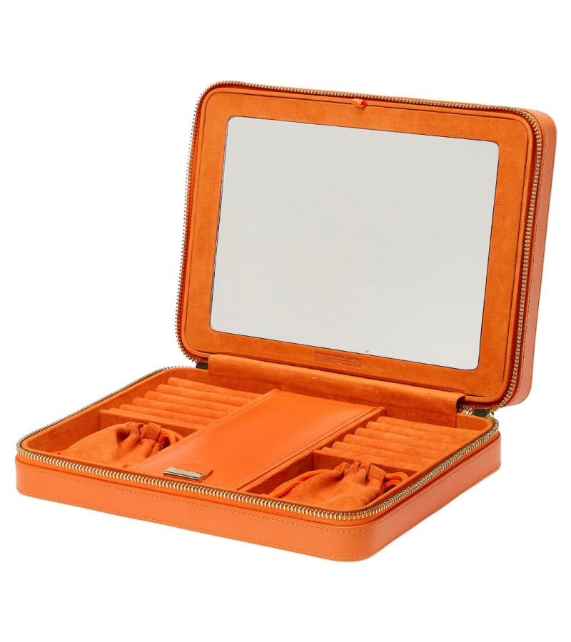 MARIA LARGE ZIP CASE, Material: Leather
Storage: 10 ring rolls, 2 open compartments, 1 lidded compartment, 2 drawstring pouches, 6 necklace snap-on hooks with pocket, 1 ring bar, one earring bar.
LusterLoc™: Allows the fabric lining the inside of your jewellery cases to absorb the hostile gases known to cause tarnishing. Under typical storage conditions, it can prevent tarnishing for up to 35 years
, Gifts, WOLF DESIGNS, INC