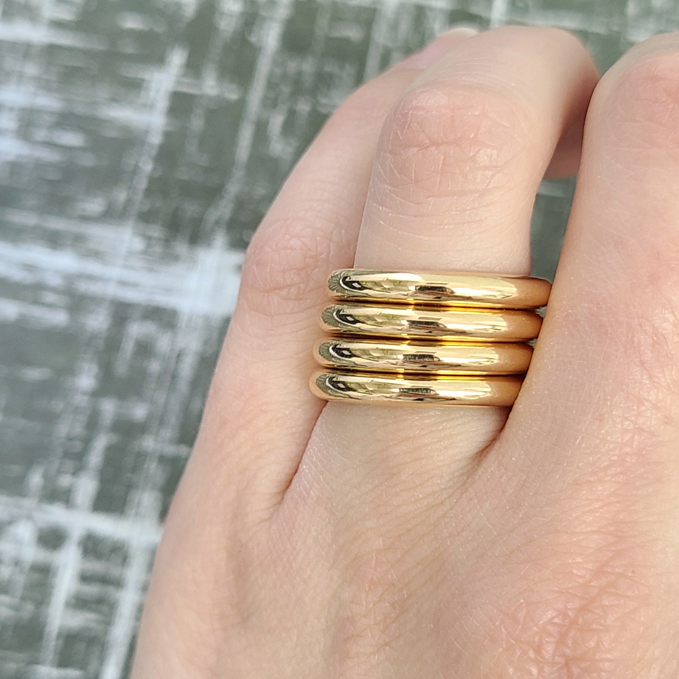 SINGLE STONE MEDIUM LEDA BAND | 3mm high polish handcrafted band.