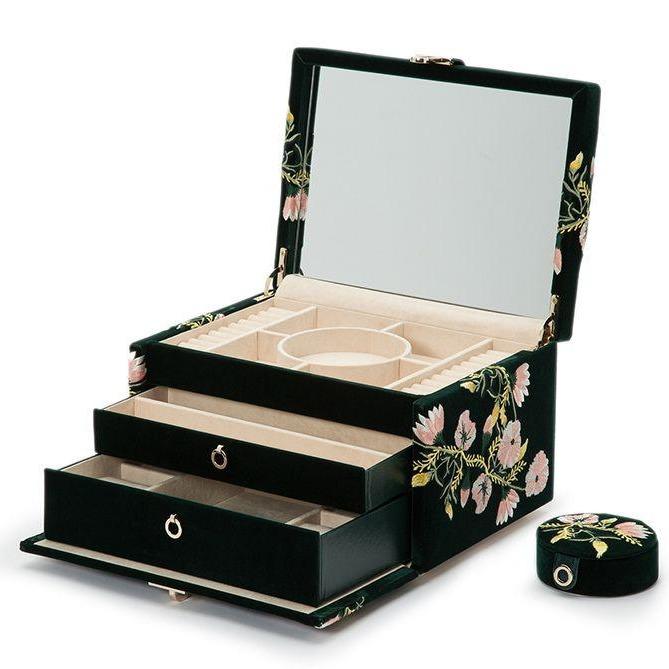 LARGE ZOE JEWELRY CASE, Forest green velvet
20 compartments: 18 ring rolls, 12 necklace storage, 5 bracelet compartments, 6 bracelet/watch cuffs, and removable mini travel piece
LusterLoc™:, Jewelry Case, Wolf