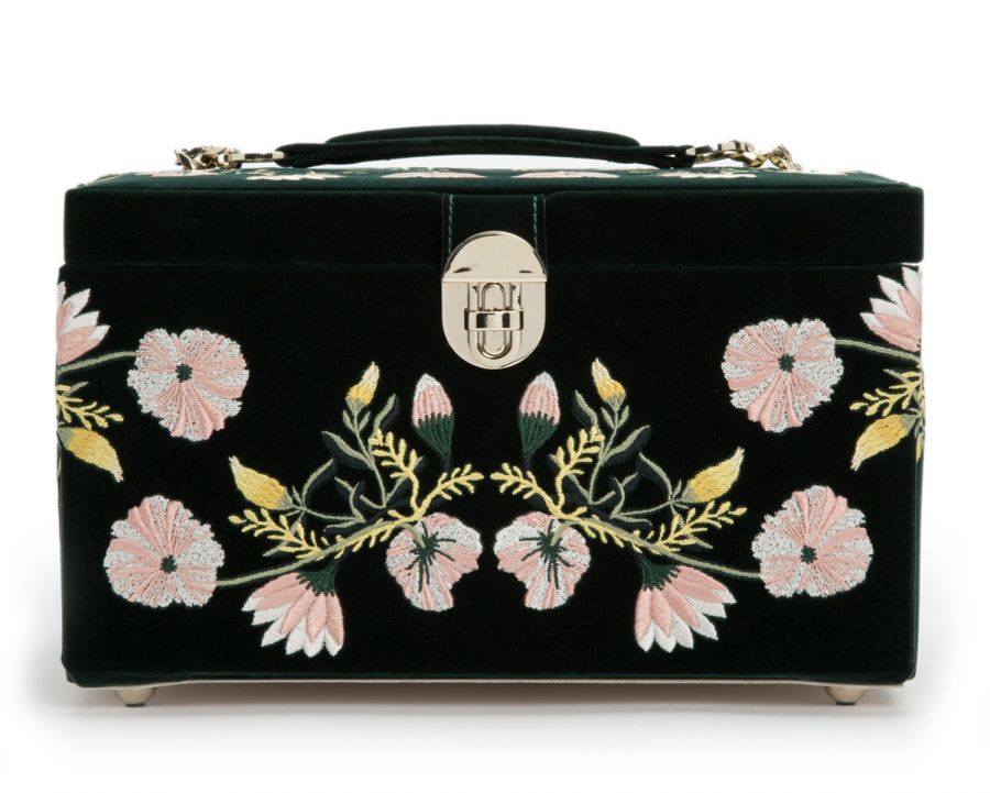 LARGE ZOE JEWELRY CASE, Forest green velvet
20 compartments: 18 ring rolls, 12 necklace storage, 5 bracelet compartments, 6 bracelet/watch cuffs, and removable mini travel piece
LusterLoc™:, Jewelry Case, Wolf