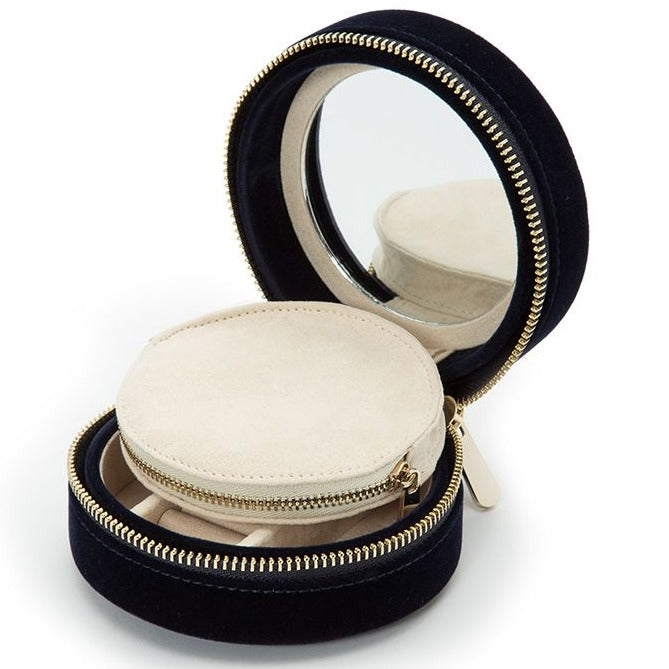 SMALL CLASSIC ROUND AMULET, 18K yellow gold
Rock Crystal Quartz
Length: 29.5mm/1.2", Width: 12mm/0.5"
, Pendant, Temple St. Clair