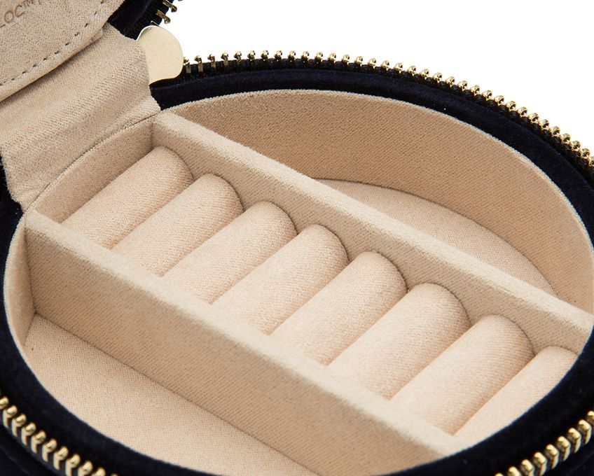 SMALL CLASSIC ROUND AMULET, 18K yellow gold
Rock Crystal Quartz
Length: 29.5mm/1.2", Width: 12mm/0.5"
, Pendant, Temple St. Clair