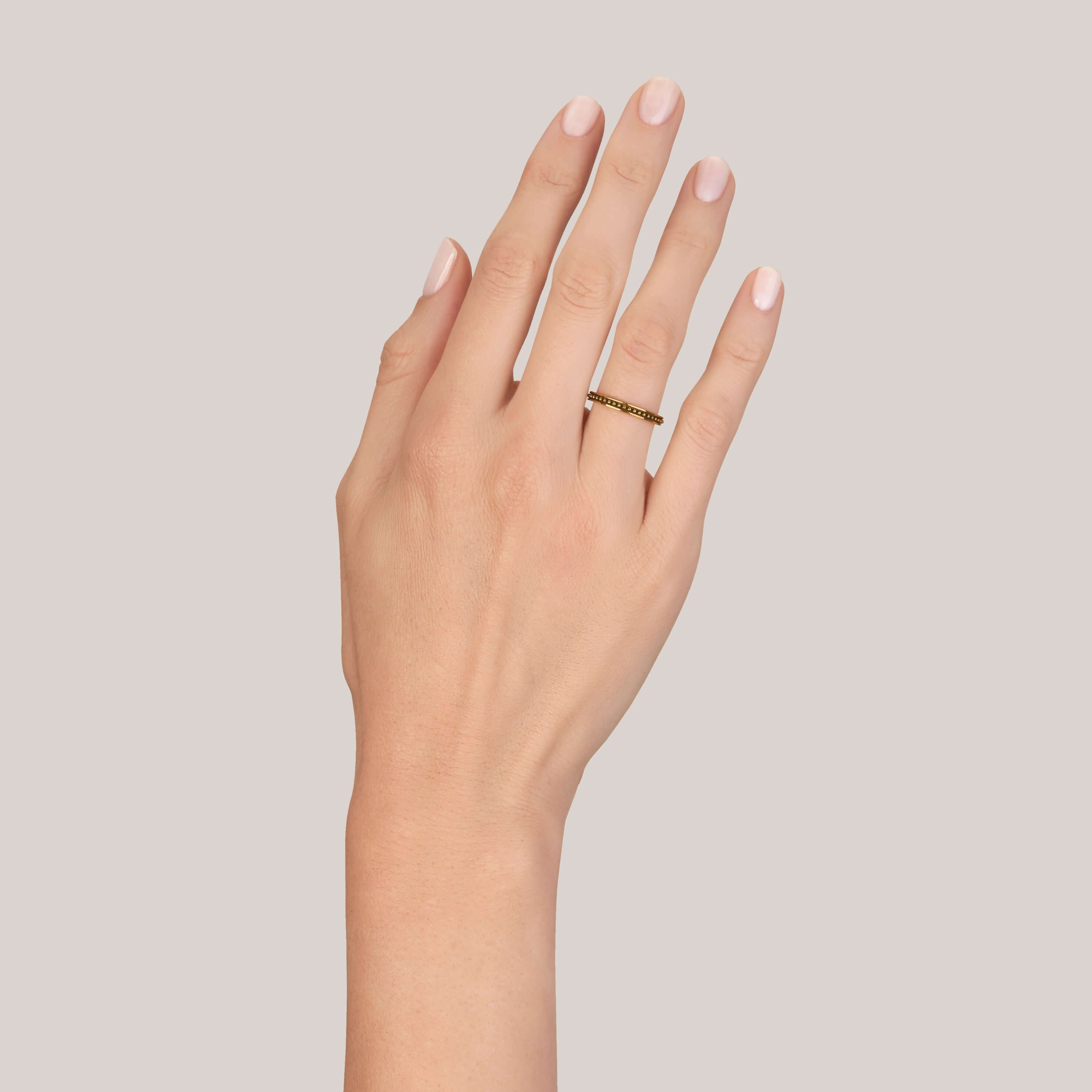 SINGLE STONE BRINLY BAND | Handcrafted 18K gold beaded band. Approximate band width 2.2mm. Please inquire for additional customization.