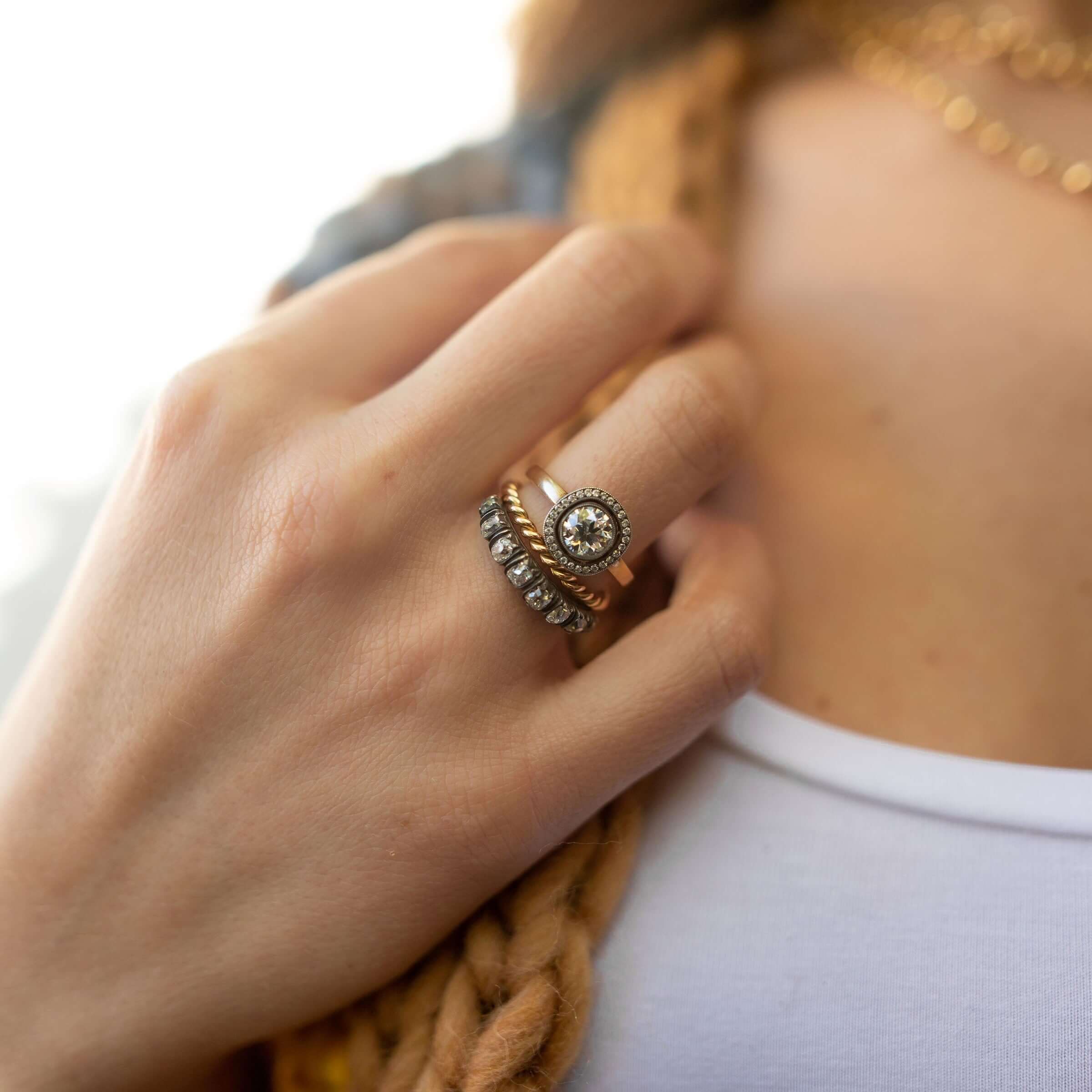 SINGLE STONE SMALL LARA BAND | Handcrafted 18K gold 2mm twisted rope band. Please inquire for additional customization.