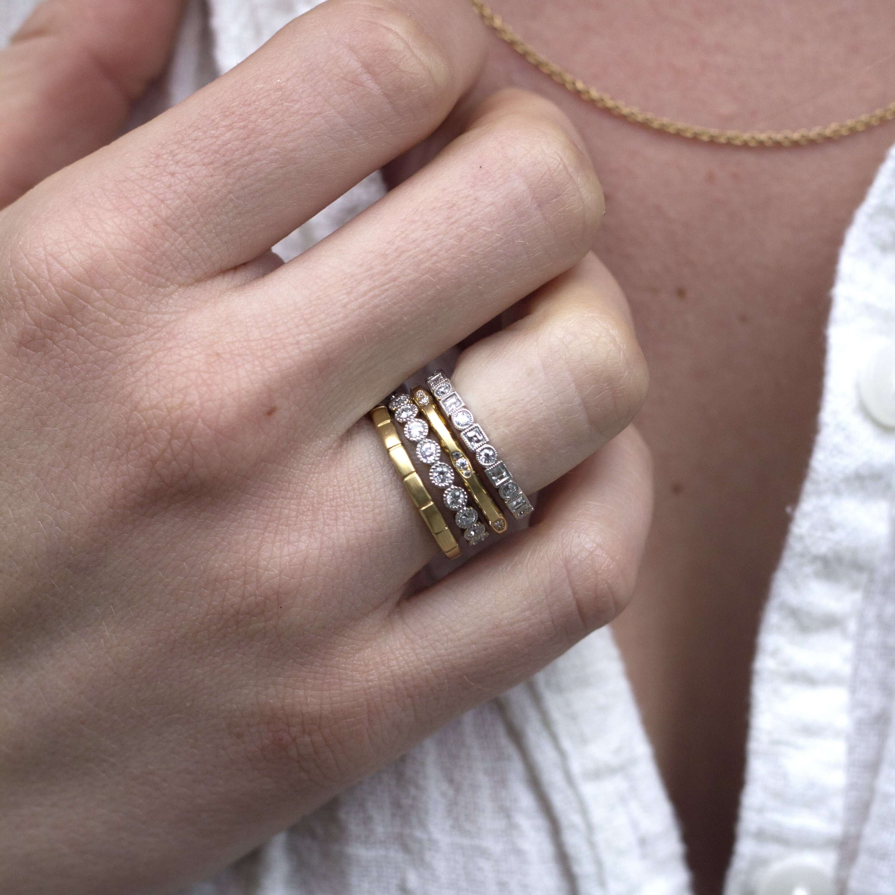 SINGLE STONE RILEY BAND | Handcrafted 2.2mm 18K gold sectional band. Approximate band with 2.2mm. Please inquire for additional customization.