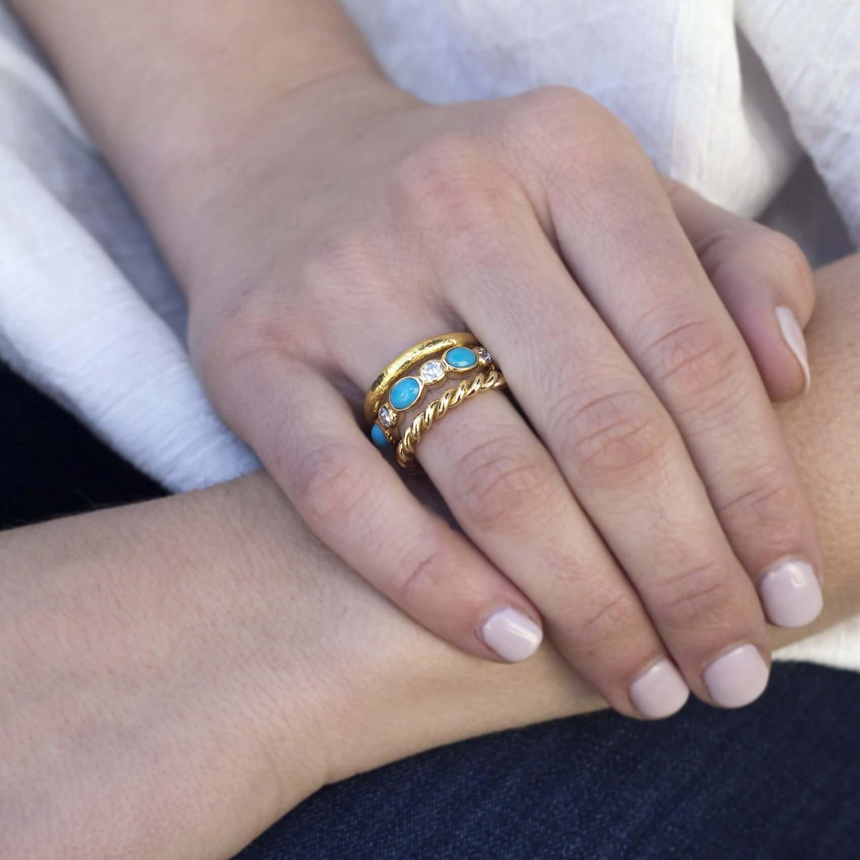 SINGLE STONE LARGE LARA BAND | Handcrafted 18K gold 3mm twisted rope ladies' band. Please inquire for additional customization.