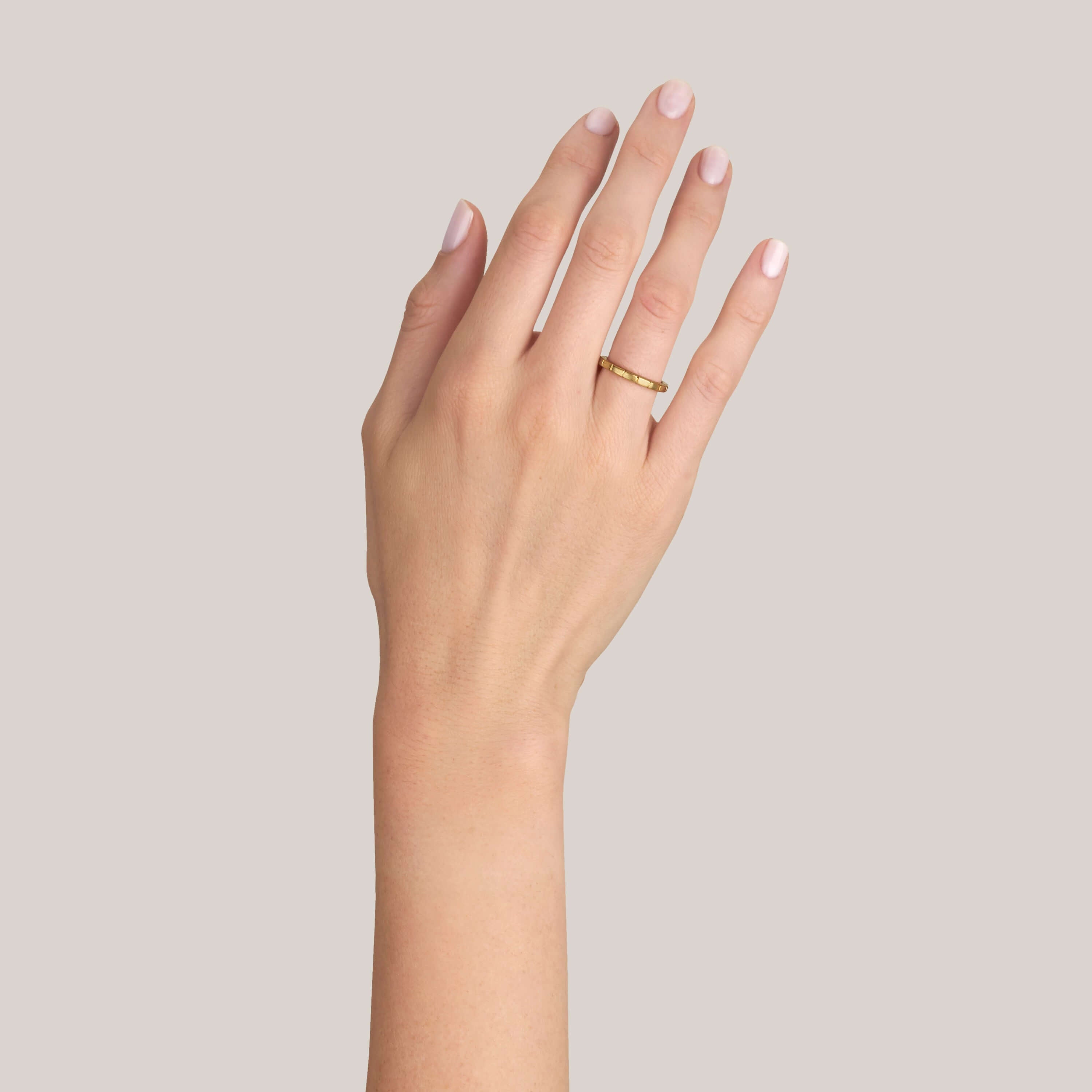 SINGLE STONE RILEY BAND | Handcrafted 2.2mm 18K gold sectional band. Approximate band with 2.2mm. Please inquire for additional customization.