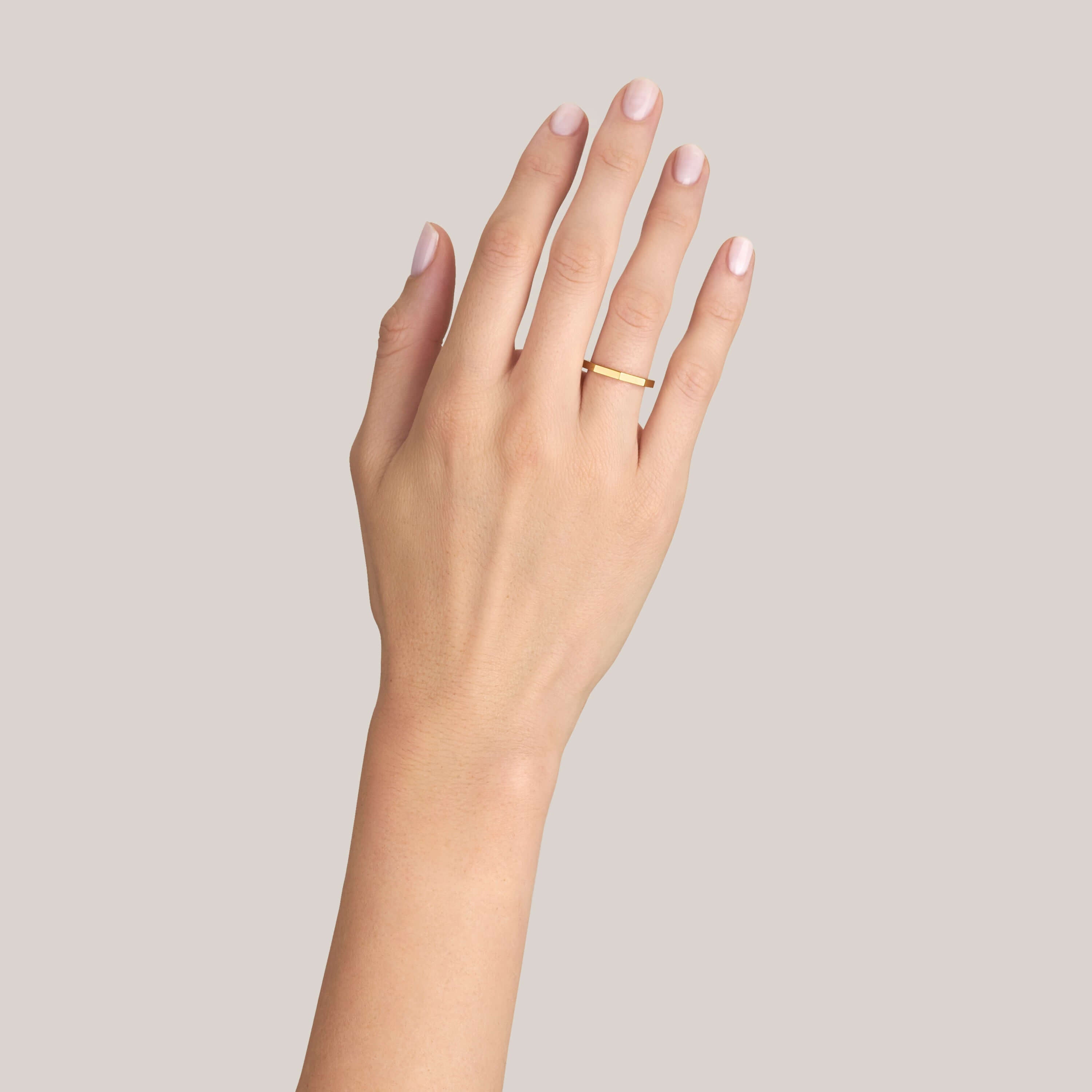 SINGLE STONE WINDSOR BAND | Handcrafted octagonal band. Approximate band with 2mm. Please inquire for additional customization.