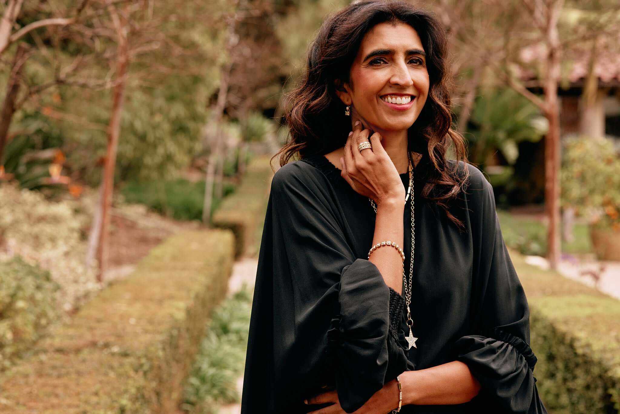 Real Women Wear Single Stone | SYMA