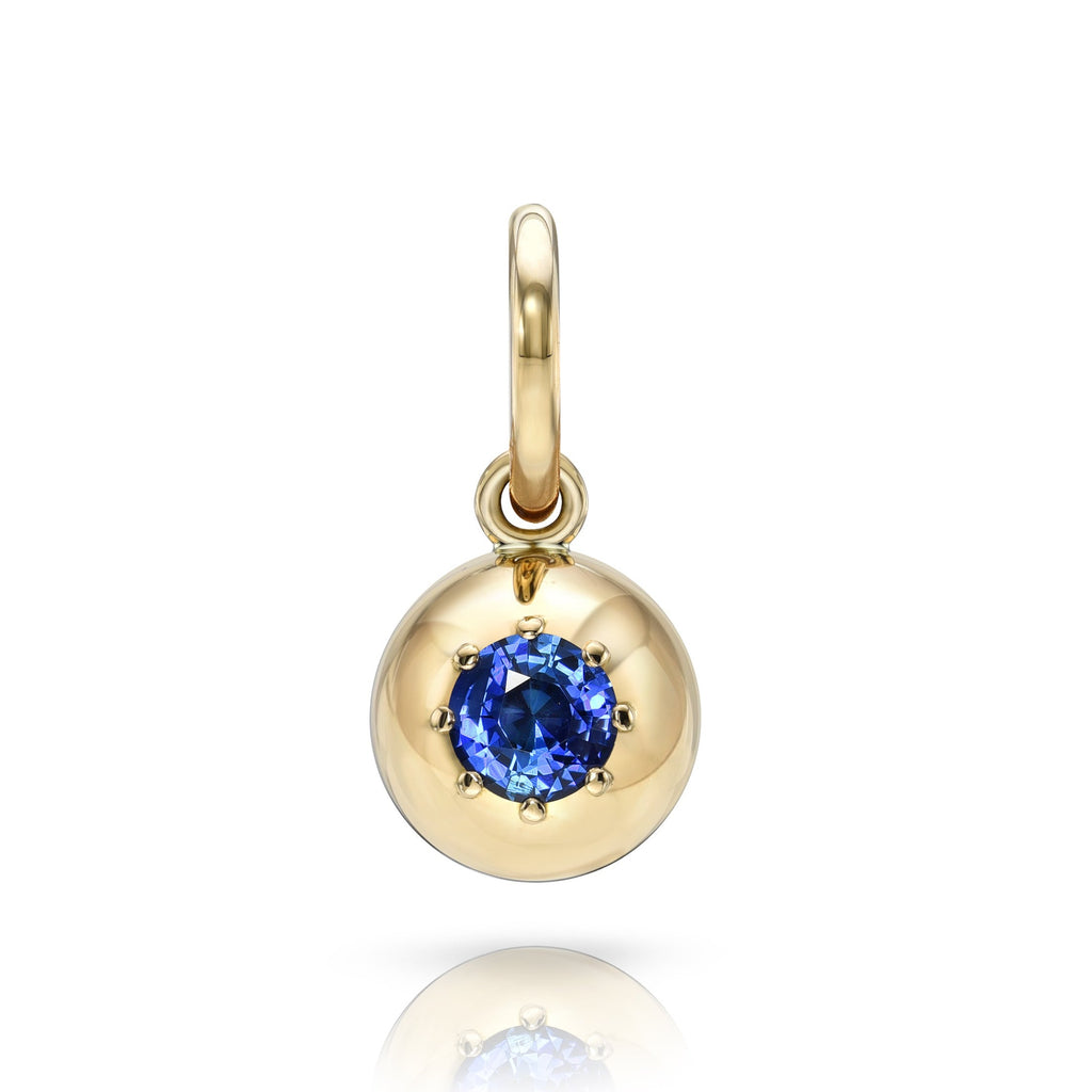 
Single Stone's Luna with gemstone pendant  featuring 0.55ct round cut blue sapphire prong set in a handcrafted 18K yellow gold sphere shaped pendant.
Price does not include chain.
