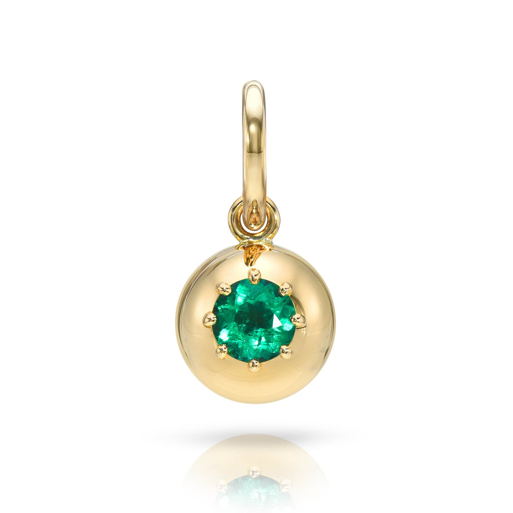 
Single Stone's Luna with gemstone pendant  featuring Approximately 0.40-0.45ct round cut green emerald prong set in a handcrafted 18K yellow gold sphere shaped pendant.
Price does not include chain.
