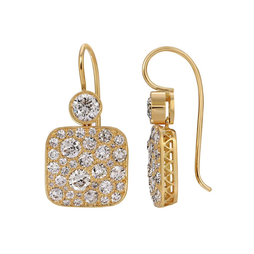 
Single Stone's Large cobblestone double drop earrings earrings  featuring Approximately 3.70-3.90ctw various old cut and round brilliant cut diamonds set in set in handcrafted oxidized 18K yellow gold mountings. Price may vary according to total diamond weight. Measurements 14mm x 14mm.
*Cobblestone pattern may vary from piece to piece
