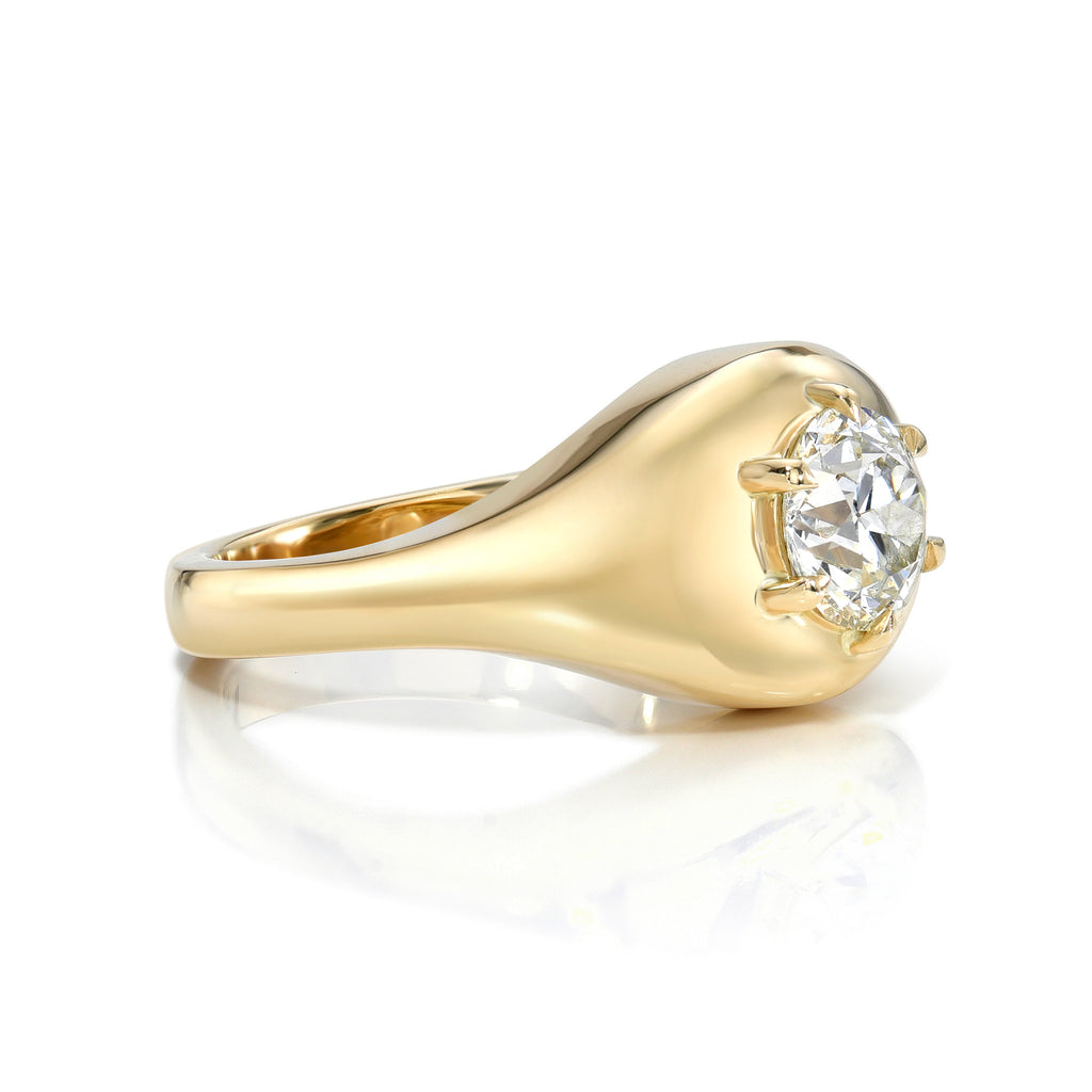 Single Stone's BRYN ring  featuring 0.75ct K/VS1 GIA certified old European cut diamond prong set in a handcrafted 18K yellow gold mounting.

