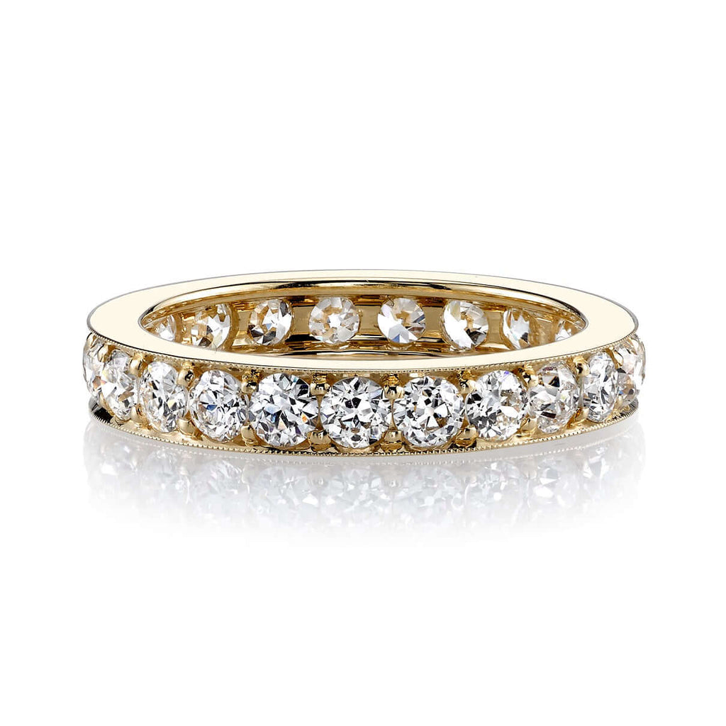 
Single Stone's Carmela medium band  featuring Approximately 1.70ctw G-H/VS old European cut diamonds pavé set in a handcrafted eternity band. 
Approximate band width 3.7mm.
Please inquire for additional customization. 
