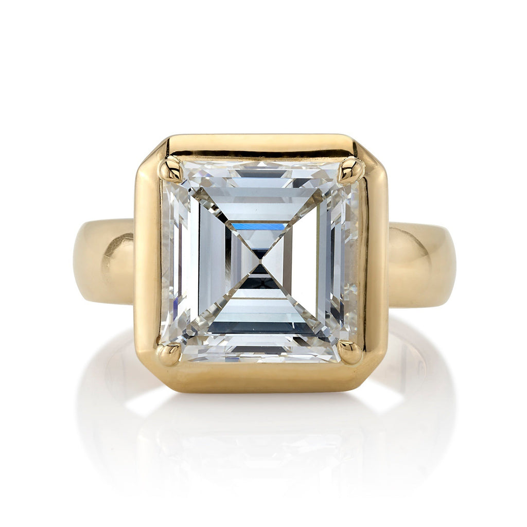 Single Stone's CORI ring  featuring 4.51ct K/VVS2 GIA certified Asshcer cut diamond prong set in a handcrafted 18K yellow gold mounting.
