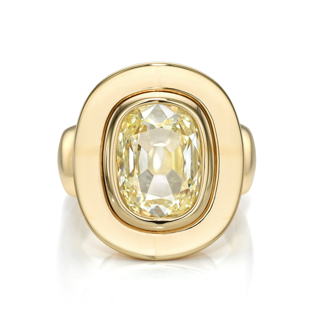 
Single Stone's Rena ring  featuring 3.10ct U-V/SI1 GIA certified antique cushion cut diamond bezel set in a handcrafted 18K yellow gold mounting.
